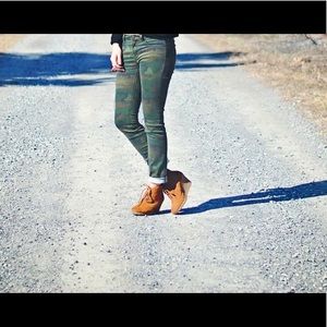 BDG camo skinny jeans